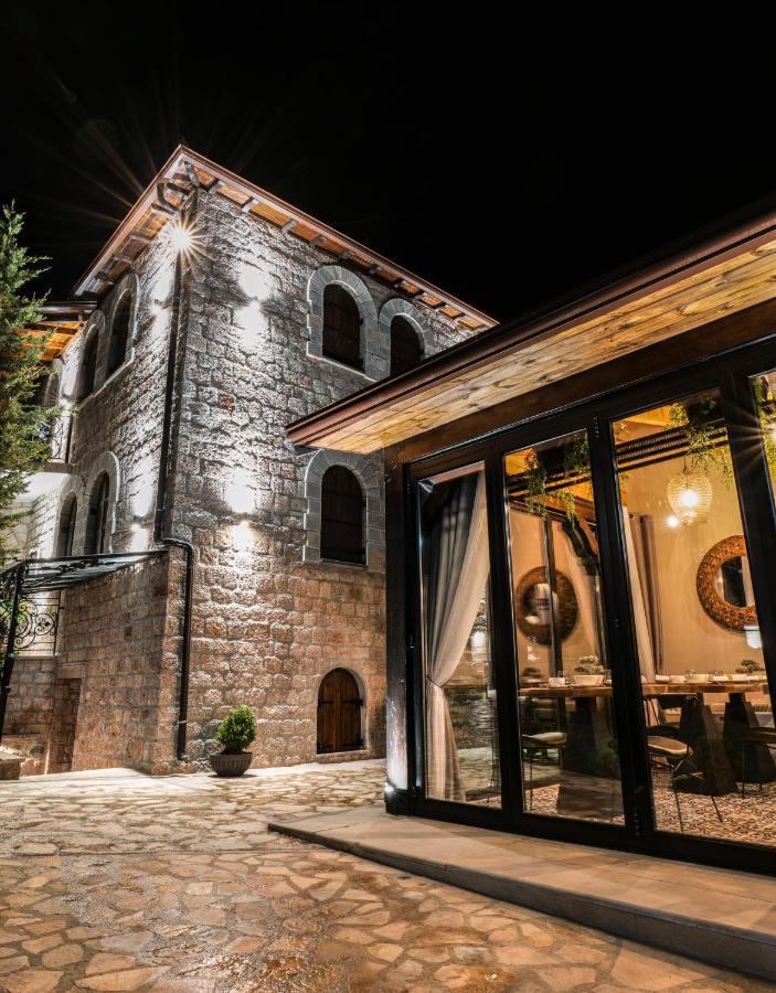 Vila Helen Voskopoje Luaran gambar