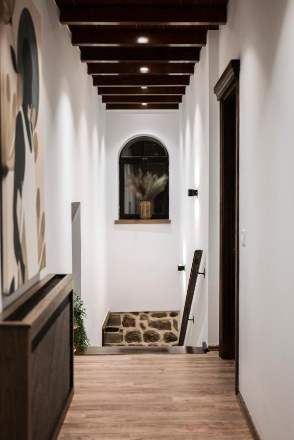 Vila Helen Voskopoje Luaran gambar