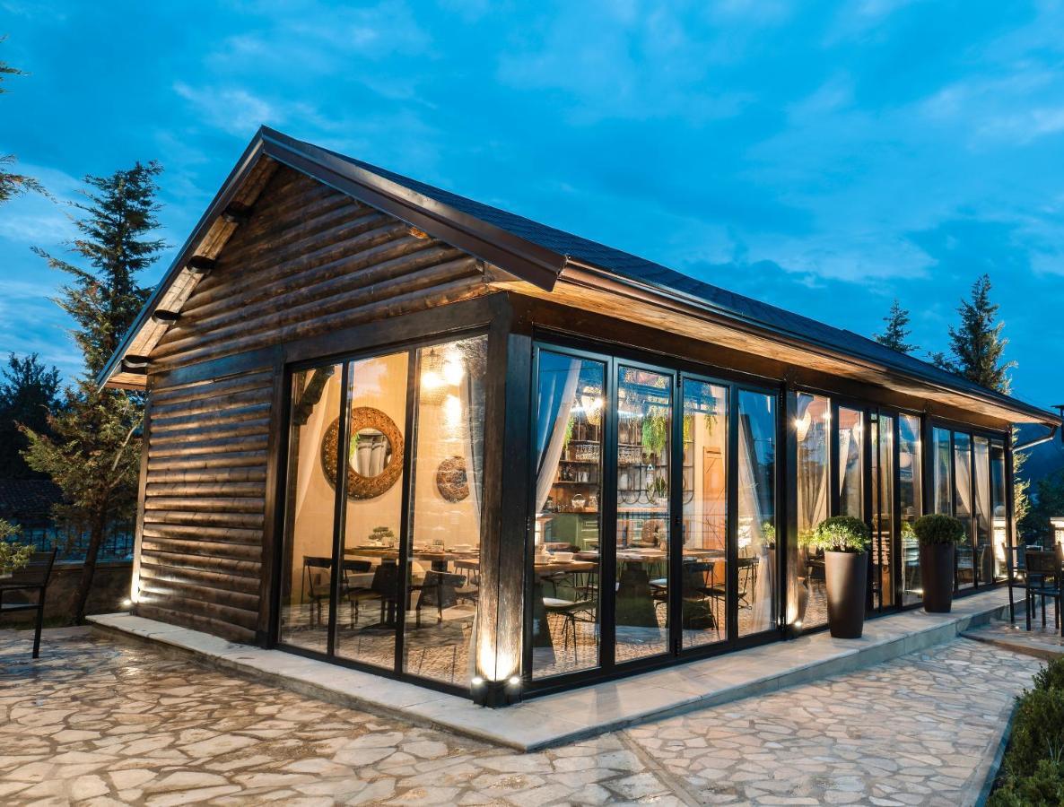 Vila Helen Voskopoje Luaran gambar